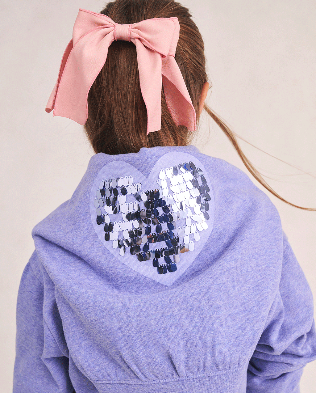 Cozy sweatshirts & sweaters for kids