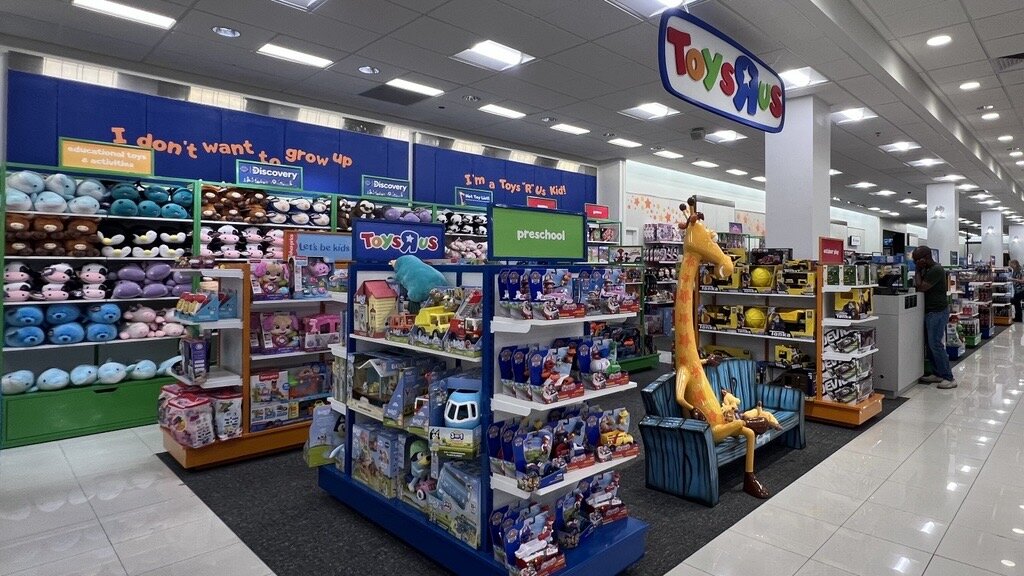 Toys R Us x Macy's Store Experience