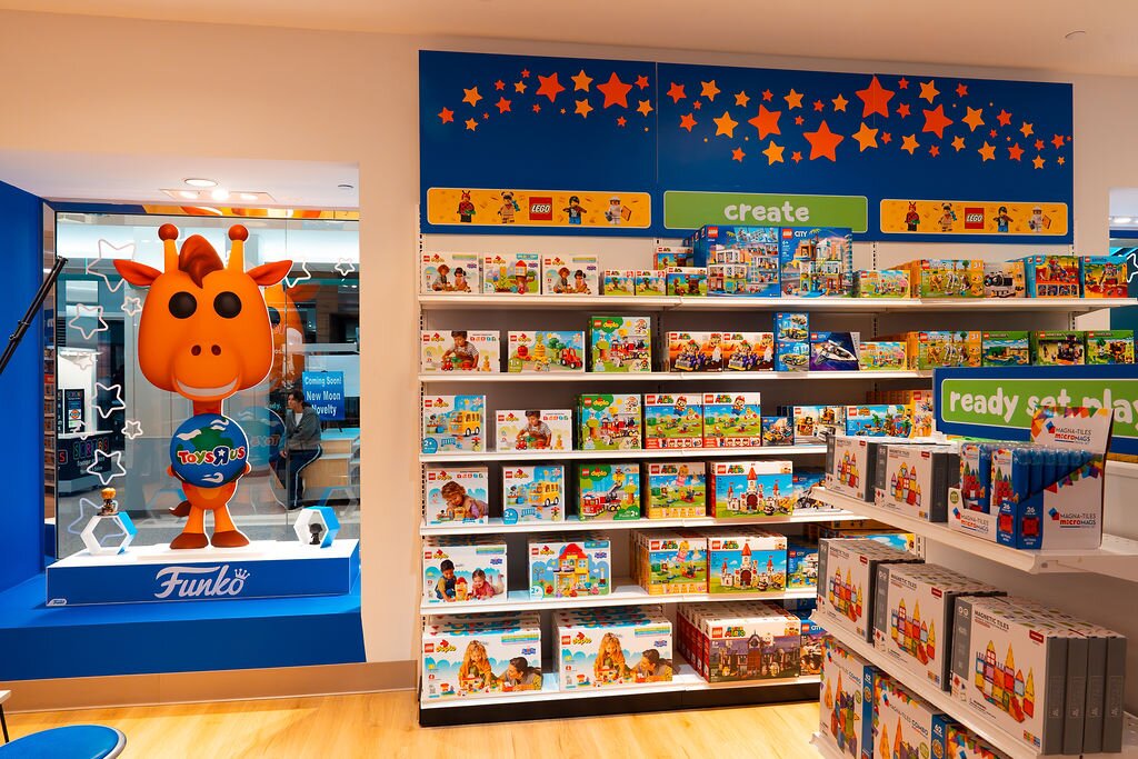 Toys"R"Us Flagship Harlem Irving Plaza in Norridge, IL