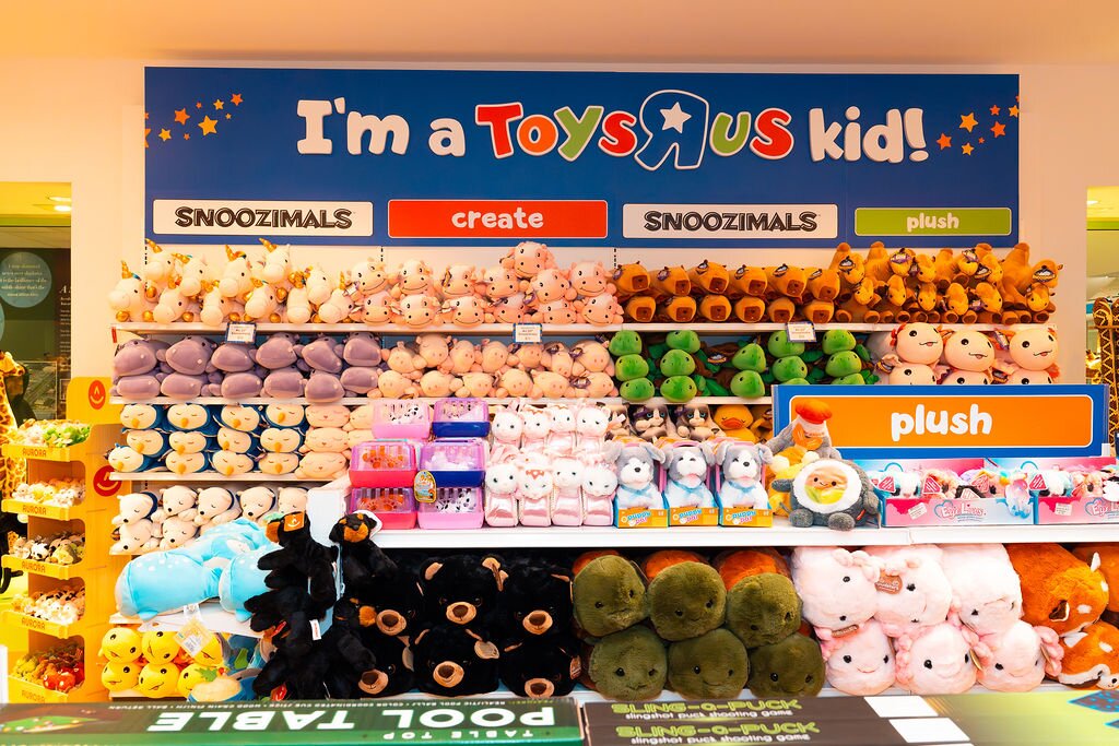 Toys"R"Us Holiday Shop Westfield Southcenter in Tukwila, WA