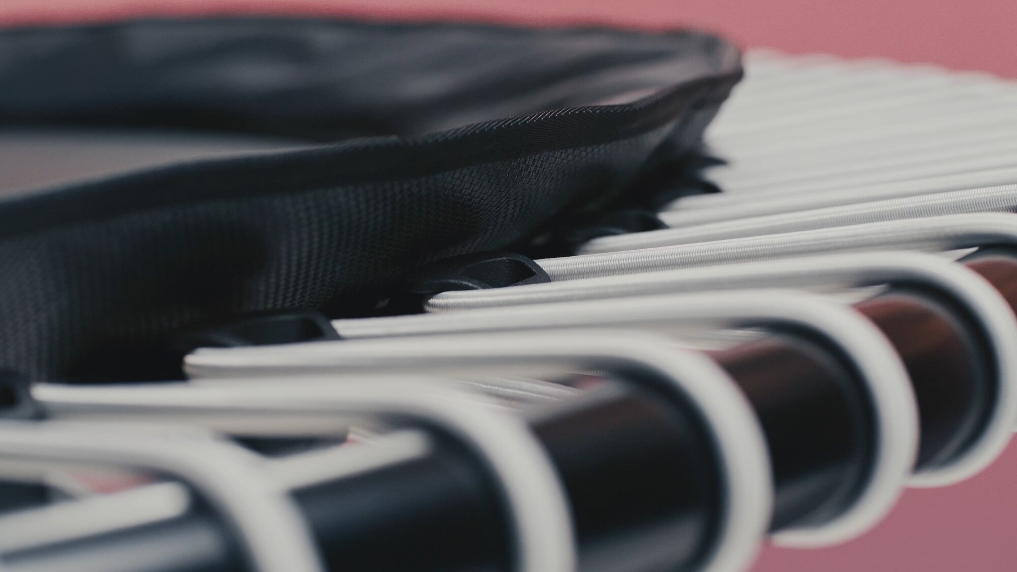 Experience Flow Motion: High-Tech for pure lightness.