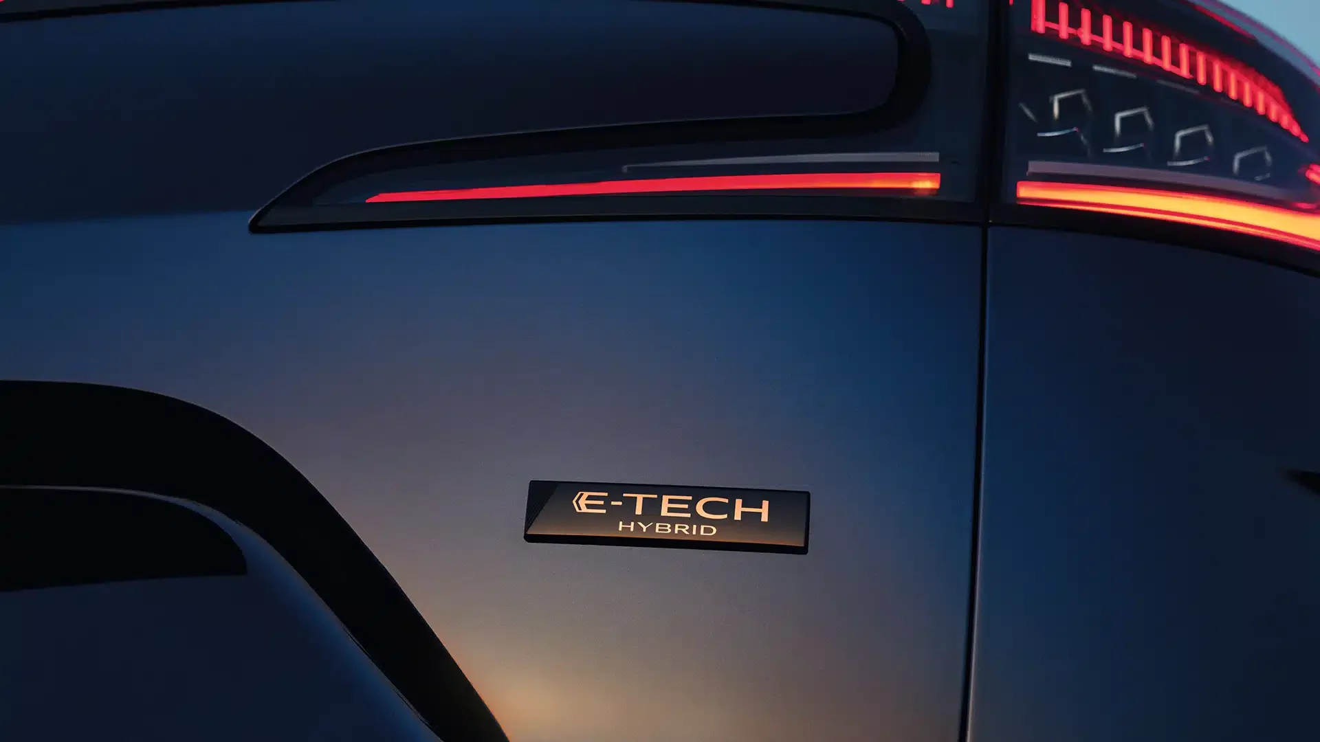 C’est quoi la définition (simple) d’une voiture hybride ?