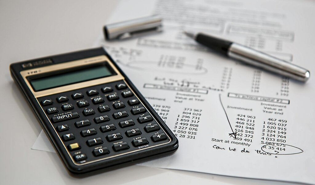 budget sheet and calculator