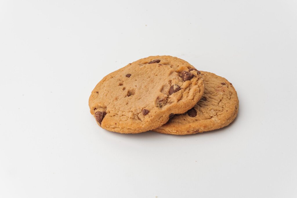 choc chip macadamia biscuit