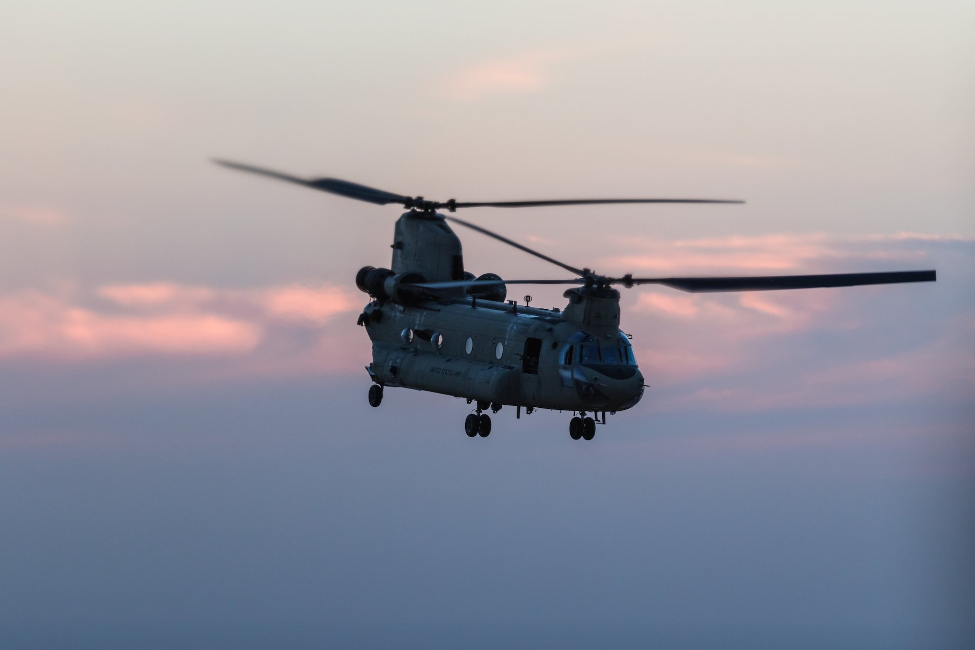 CH-47 Chinook helicopter