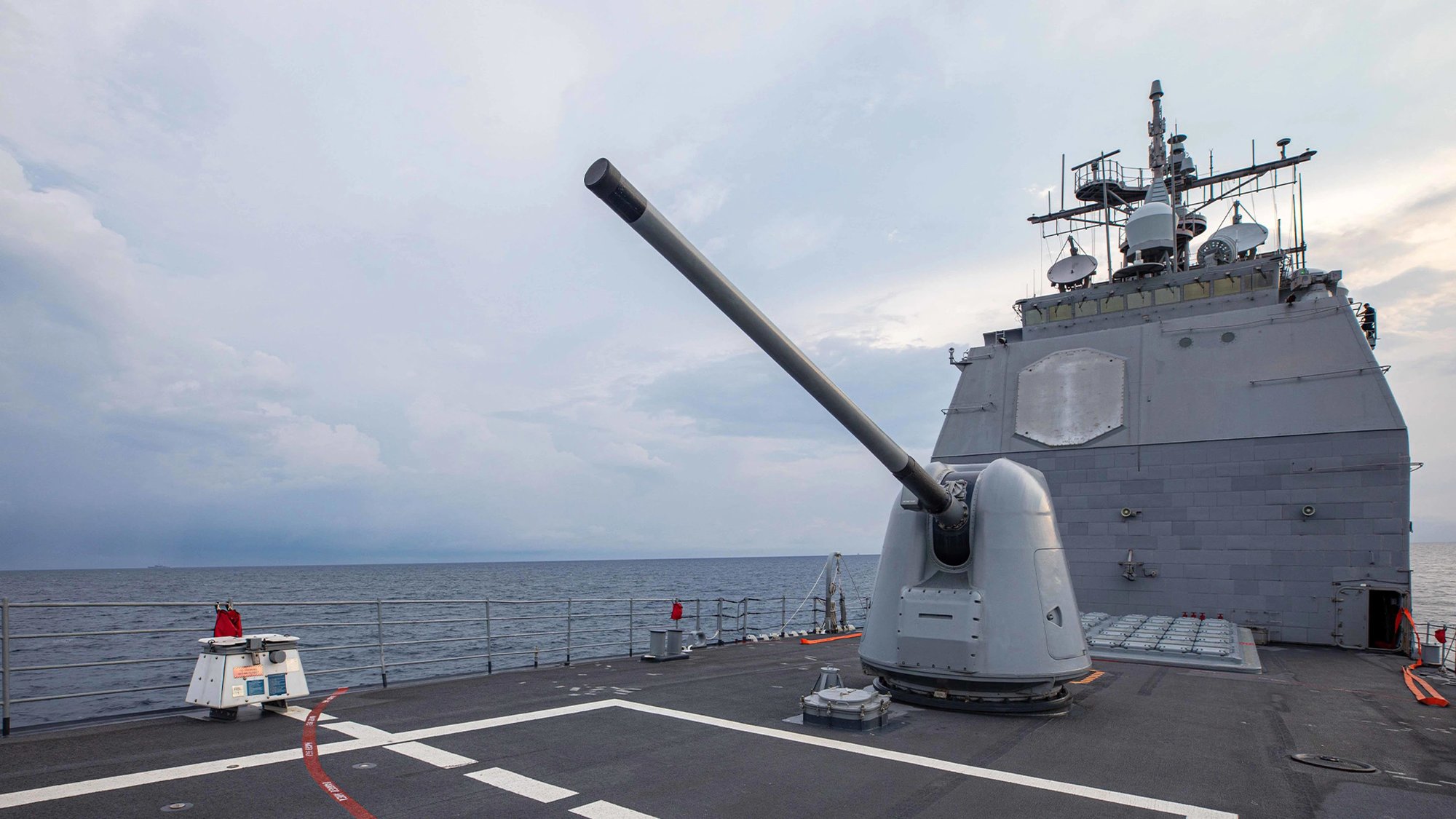 US Navy’s Ticonderoga-class guided-missile cruiser Antietam 