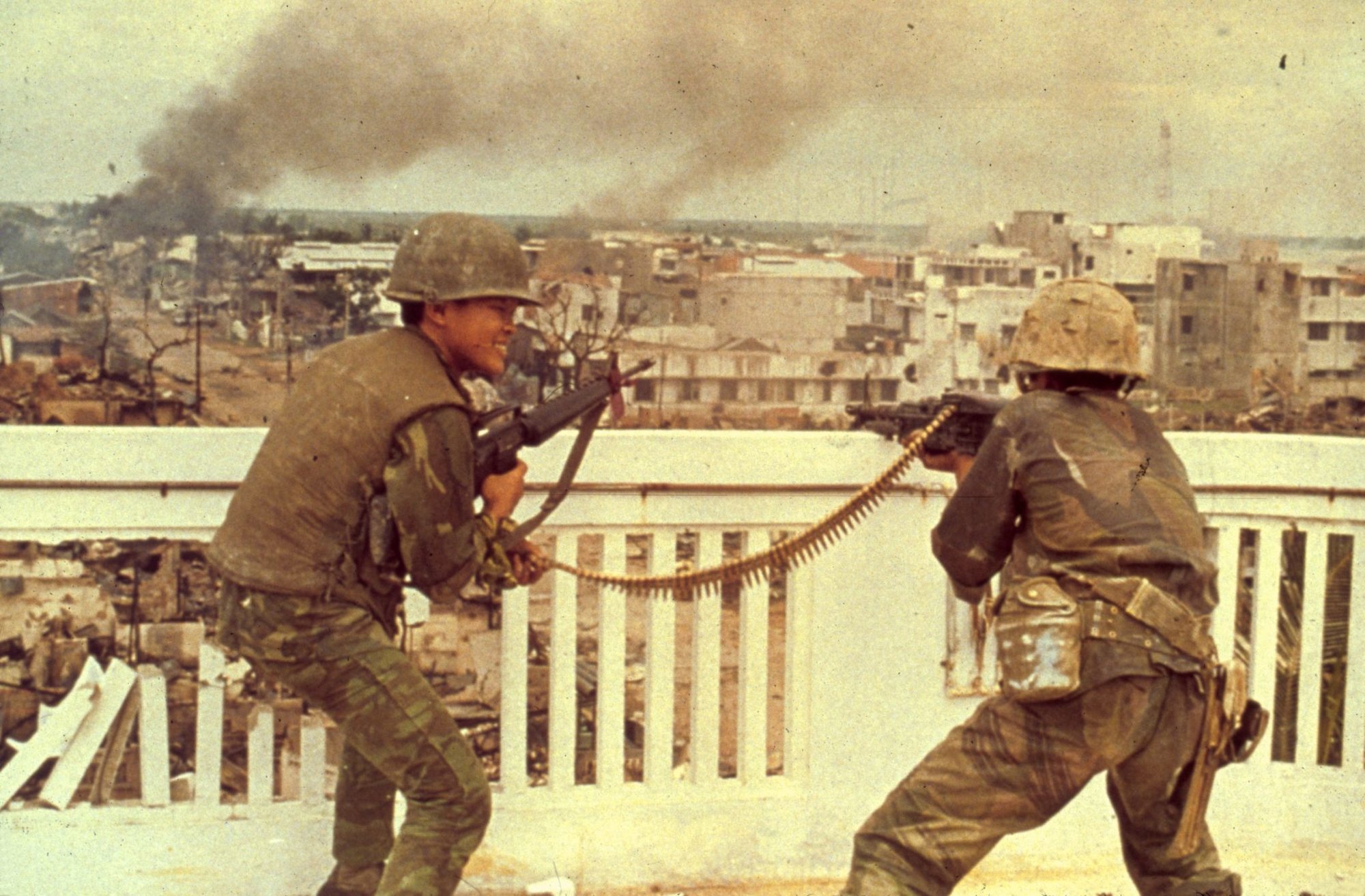 1968: South Vietnamese soldiers fighting in Saigon. (Photo by MPI/Getty Images)