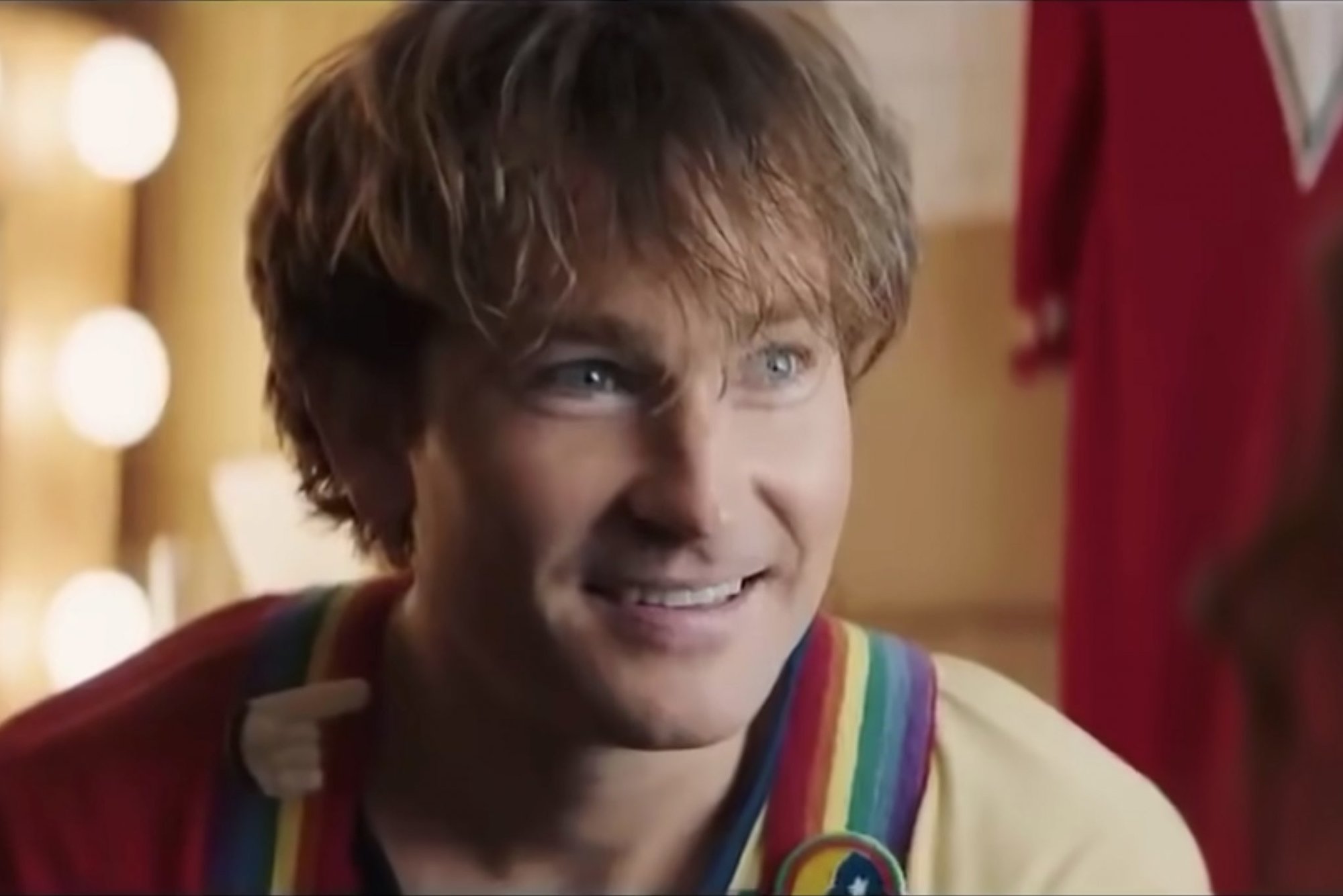 Actor Jamie Costa portrays Robin Williams in a short film. Screenshot from YouTube.