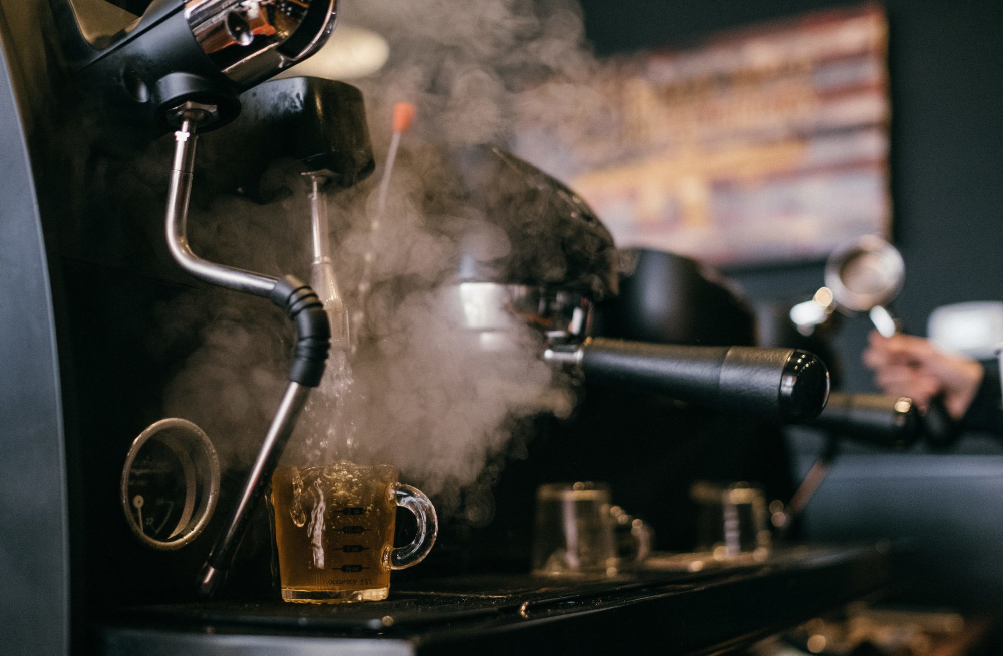 190405_SLC_HQ_STEAM_ESPRESSO_FLAG_BARISTA perfect latte