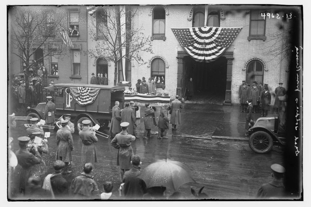 A November 1919 ceremony in Hoboken, New Jersey, for soldiers of the 339th regiment who died in northern Russia. Photo courtesy of the Library of Congress.