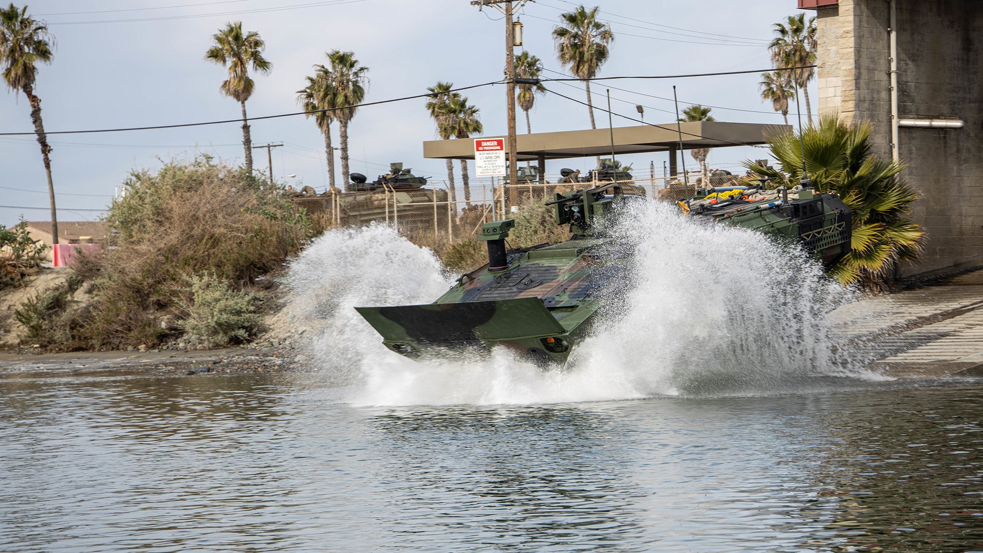marine amphibious combat vehicle