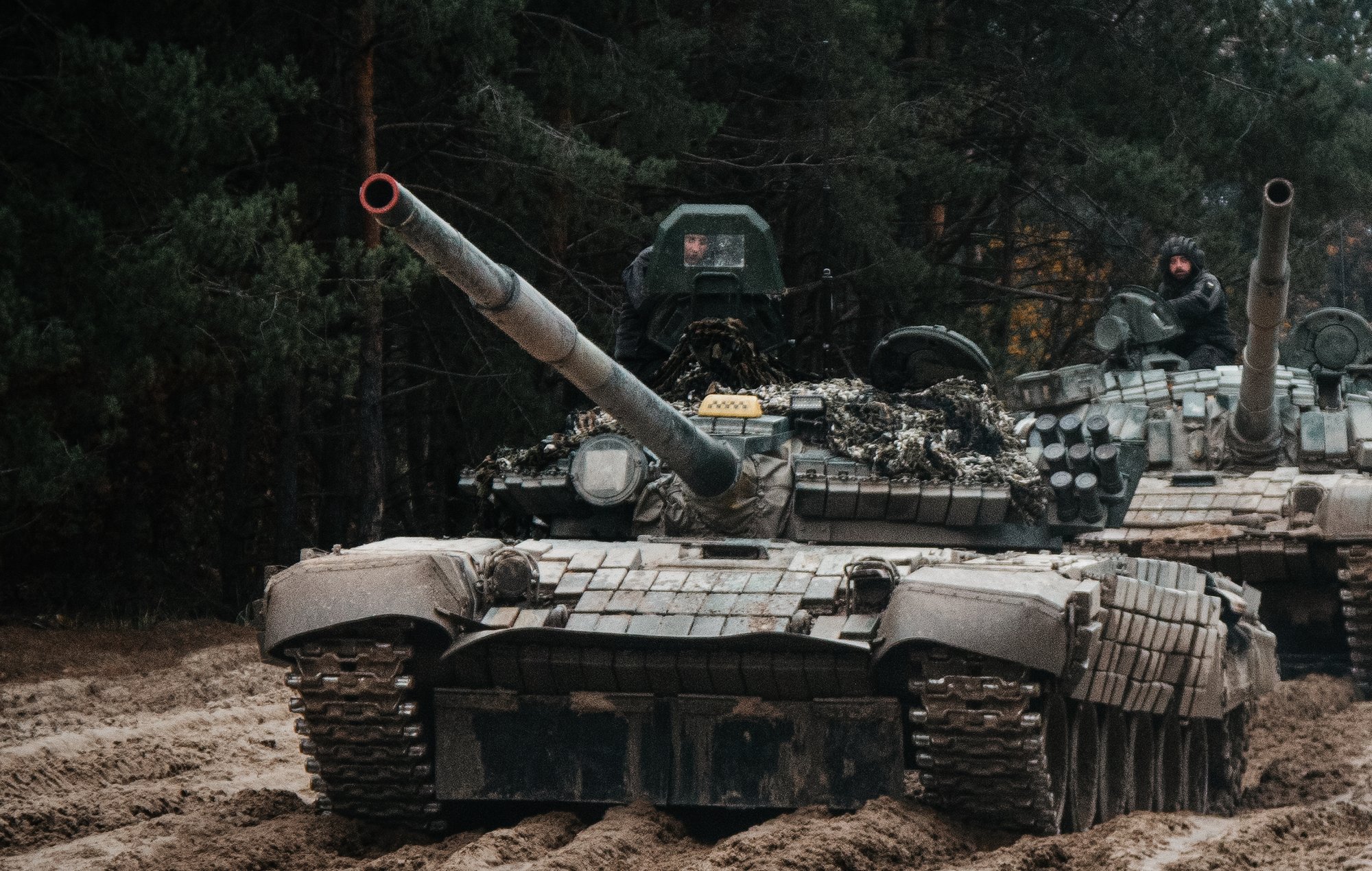 ukraine soldier russia tank