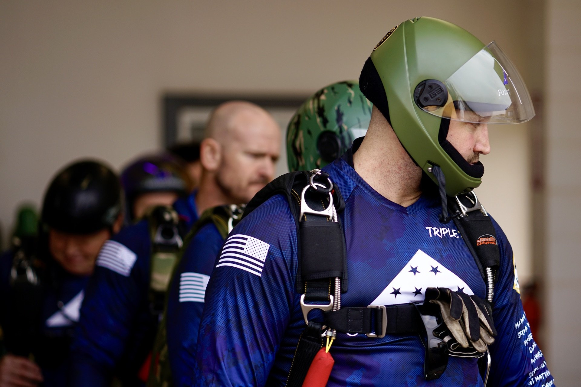 Triple 7 team skydiving record: Glenn Cowan