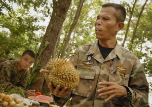 Royal Thai Marines Master Chief Petty Officer Pranom Yodrud, a reconnaissance man, led the training with a humorous and upbeat style.