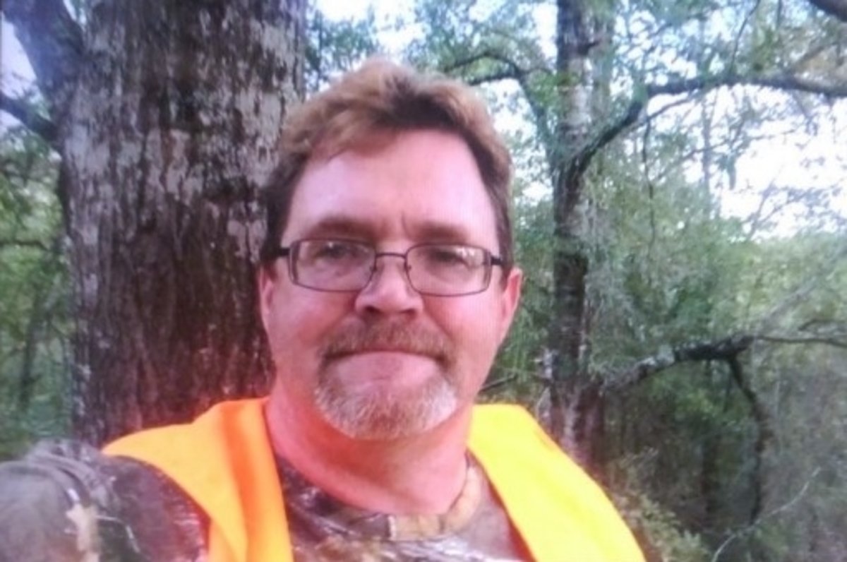 Federal investigators said Barry Wayne Hoover faked his blindness and could see well enough to go hunting and post selfies showing him enjoying outdoor activities. US Department of Justice photo.
