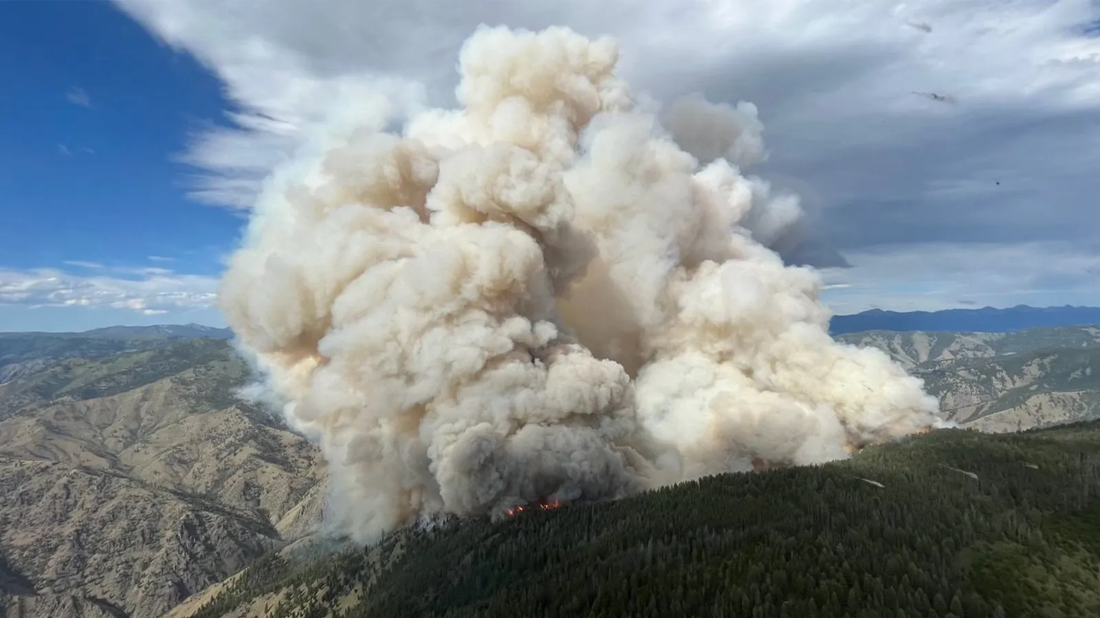 Families Mourn 2 Chinook Pilots Killed Fighting Idaho’s Moose Fire