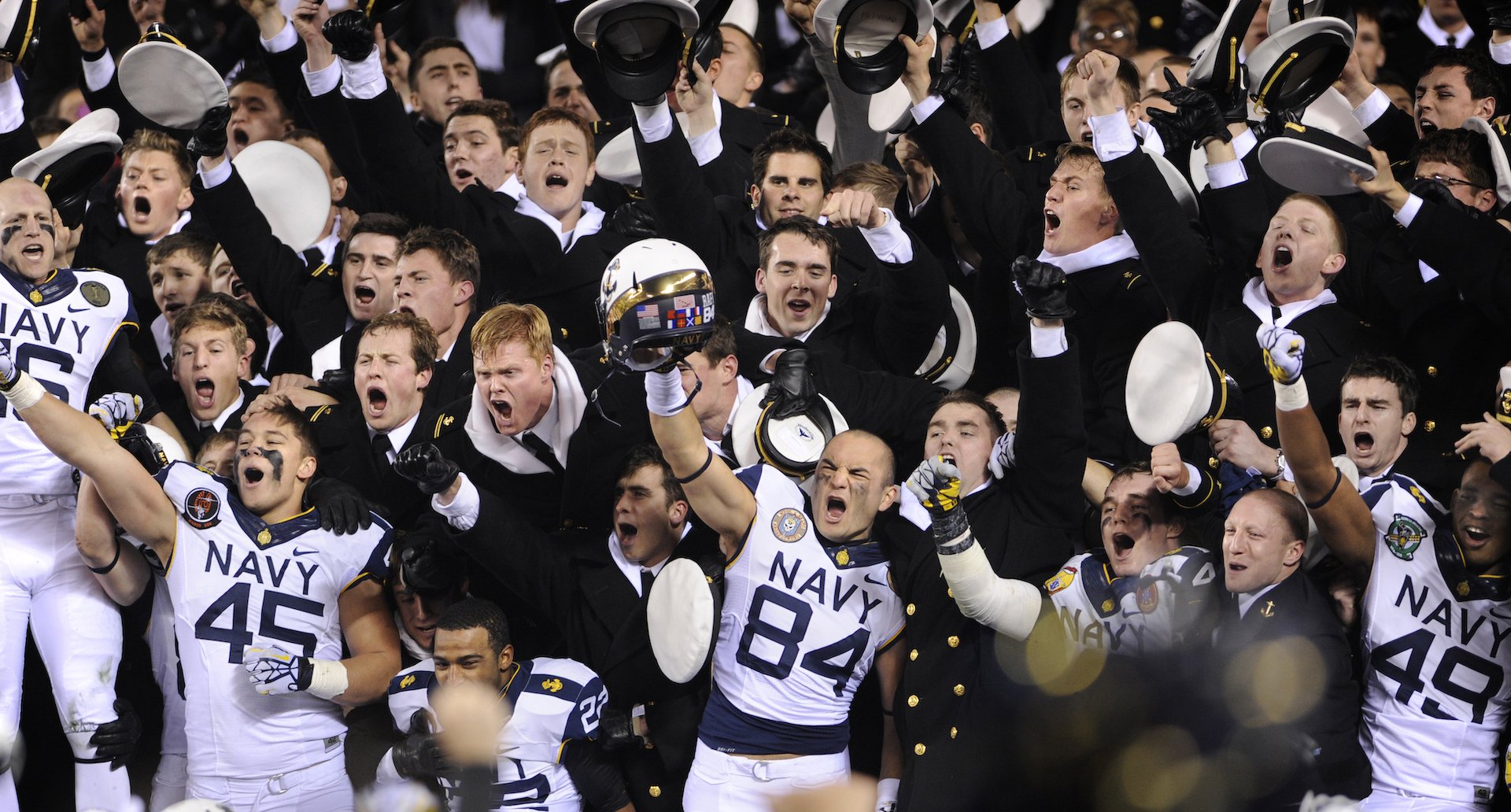 I believe that we will win USMNT cheer Army-Navy game 