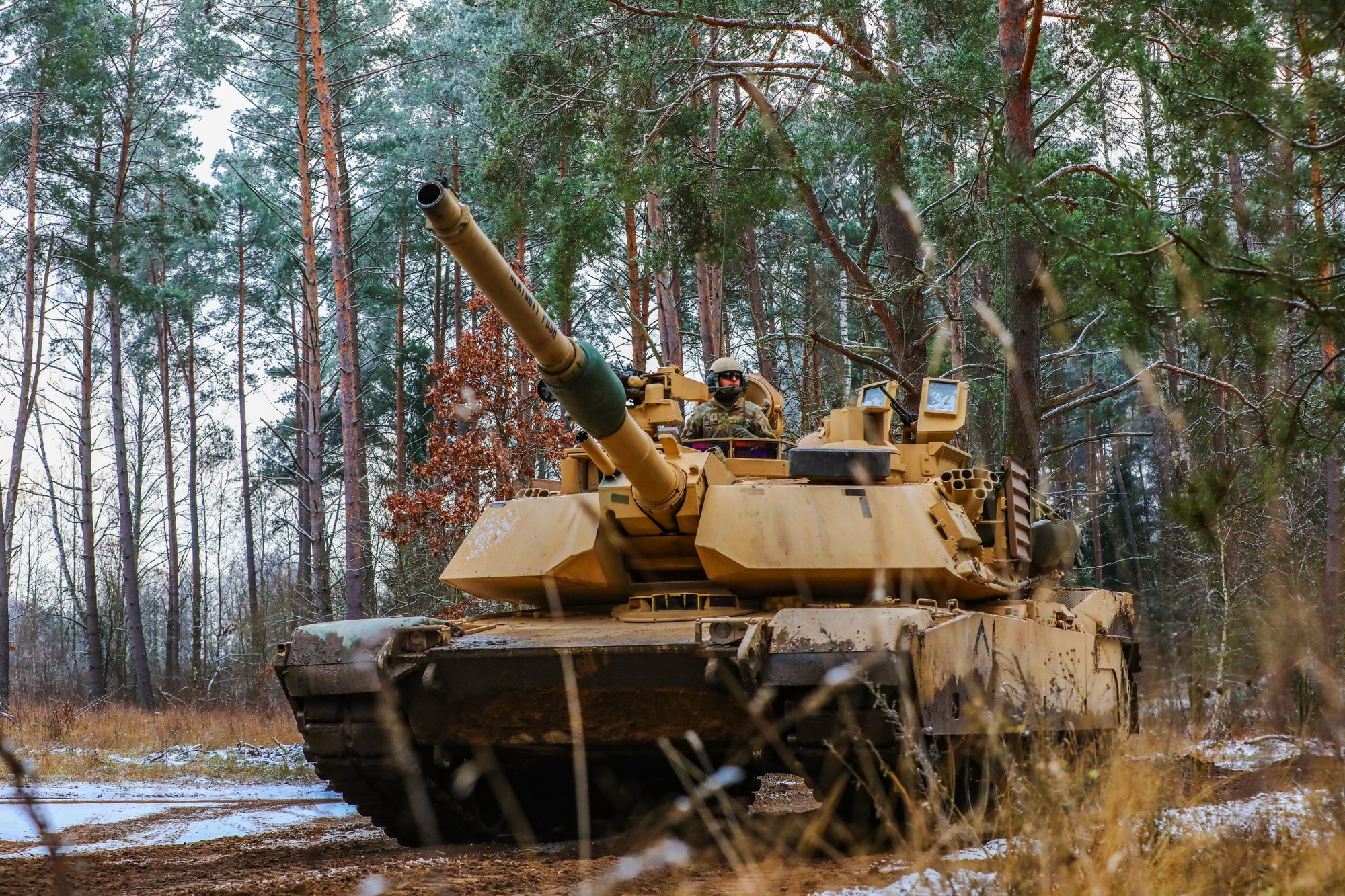 abrams tank