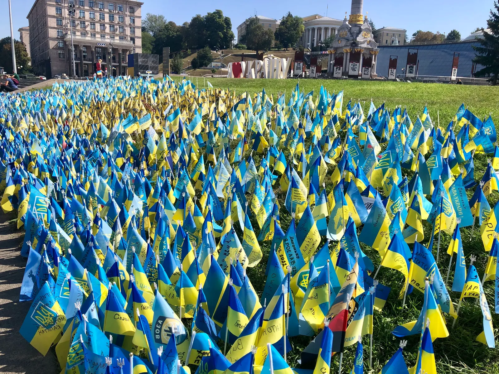 Defying Russia, Ukrainians Celebrate Their Independence Day