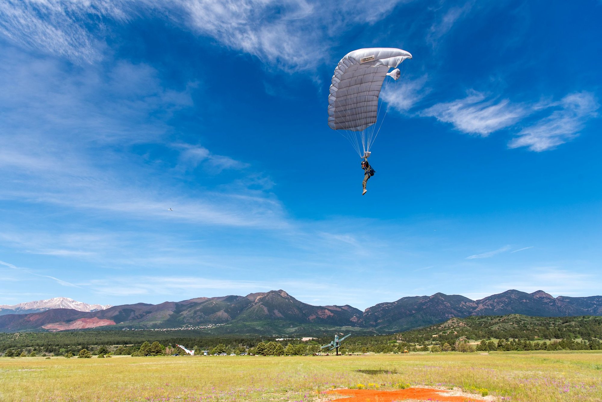 Airmanship 490 parachute jump