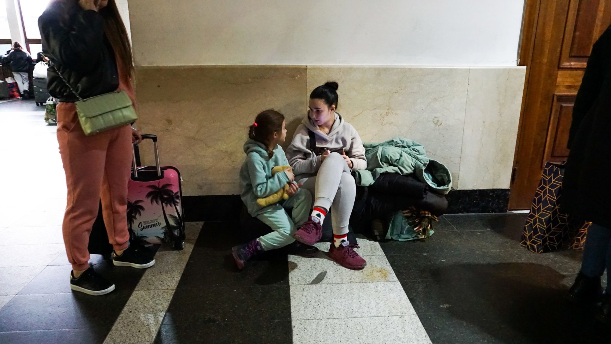 Kyiv civilians flee
