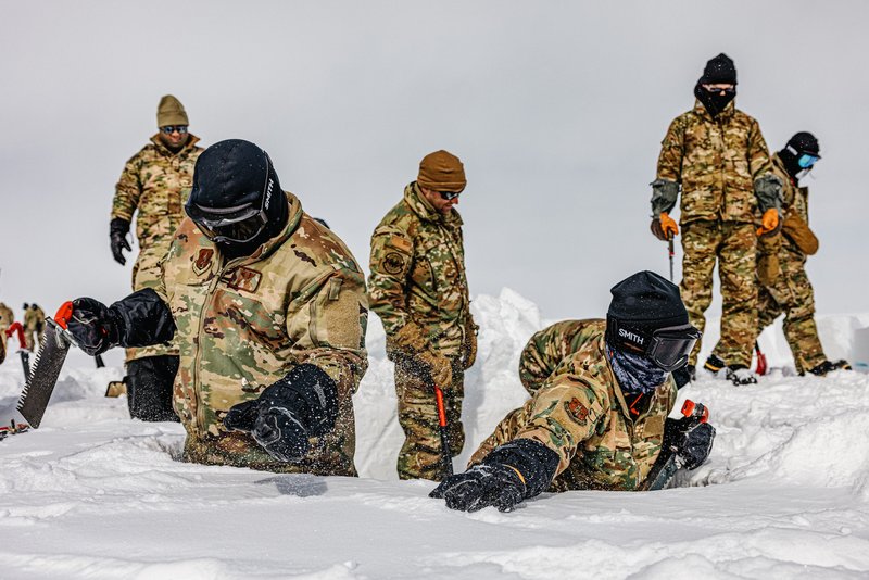 SERE specialist Arctic survival