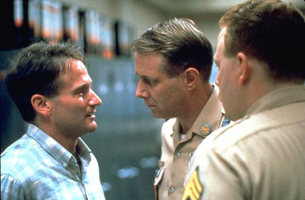 Robin Williams and J.T. Walsh in 