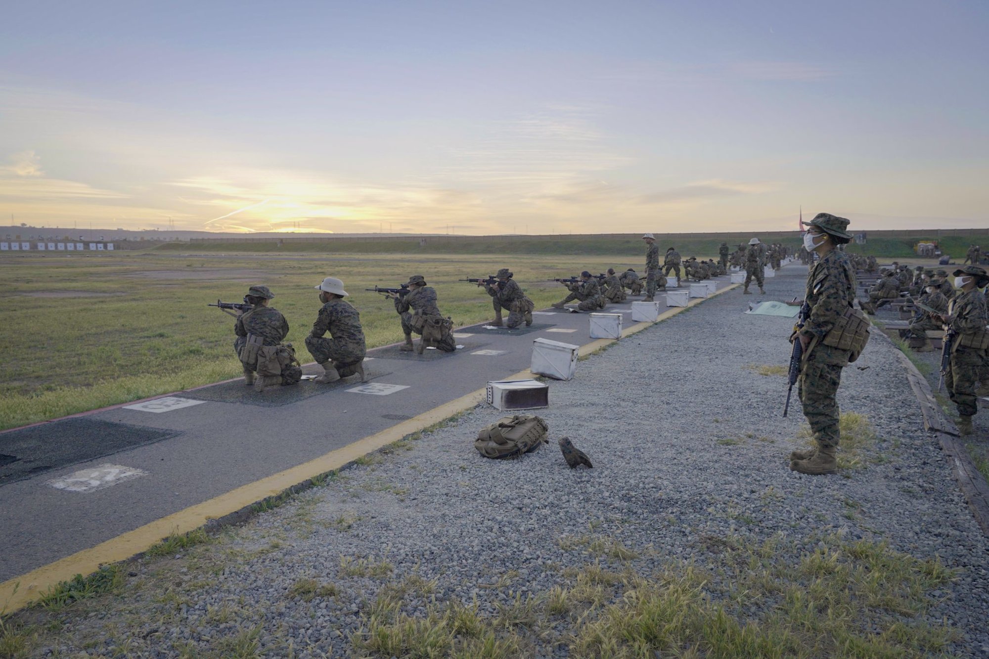 female Marines rifle qualification