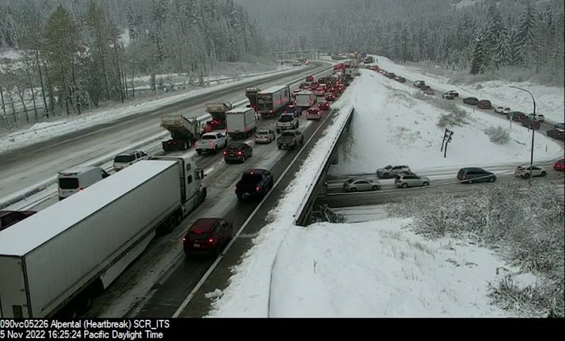 Snoqualmie Pass closure