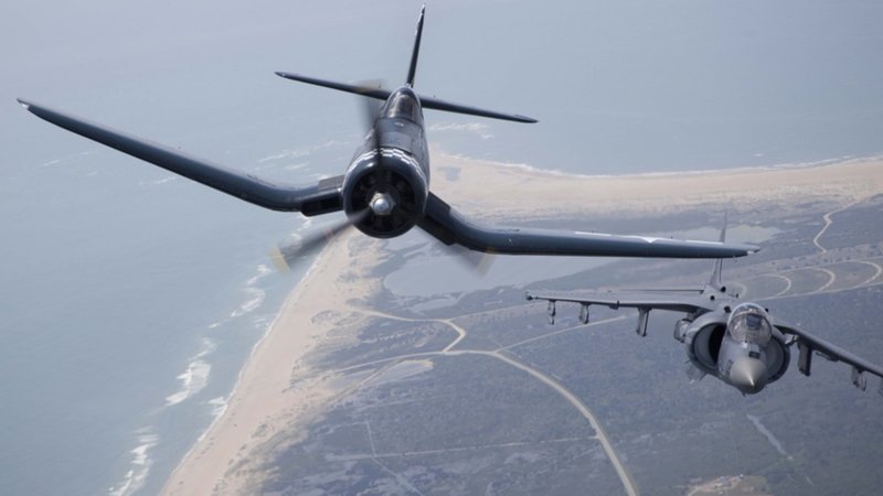 gull-wing F4U Corsair and Harrier