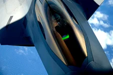 A 1st Fighter Wing’s F-22 Raptor from Joint Base Langley-Eustis, Virginia, refuels in midair. US Air Force photo by Master Sgt. Jeremy Lock.