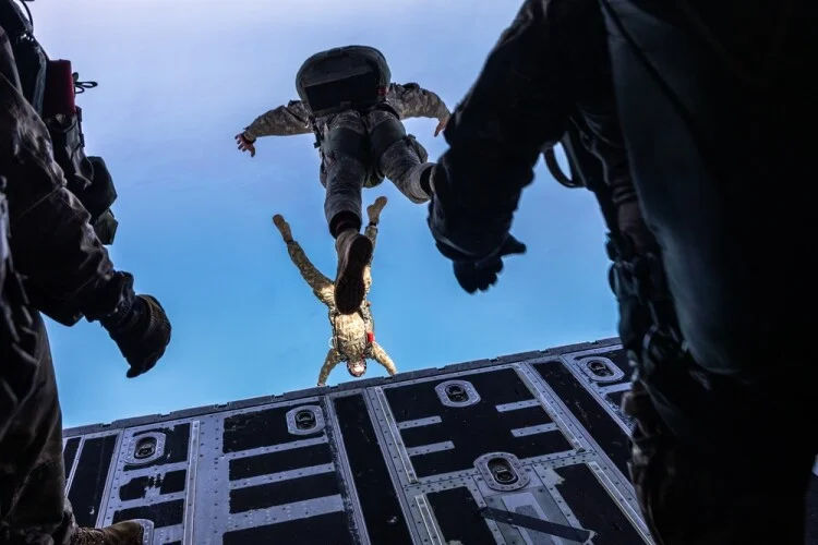 SEALs Jump captain phillips