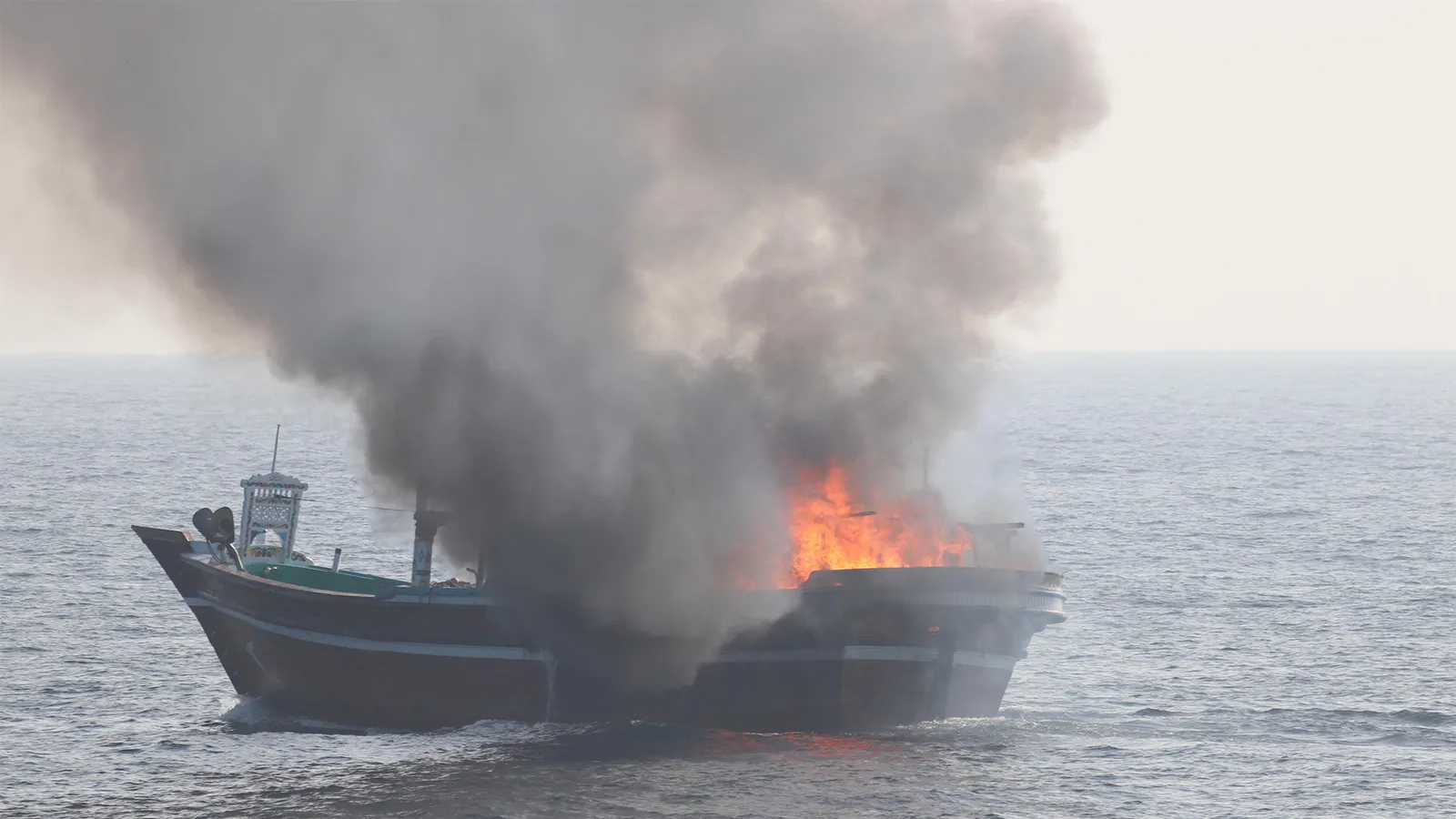 3 US Warships Battle Drug Traffickers in Gulf of Oman