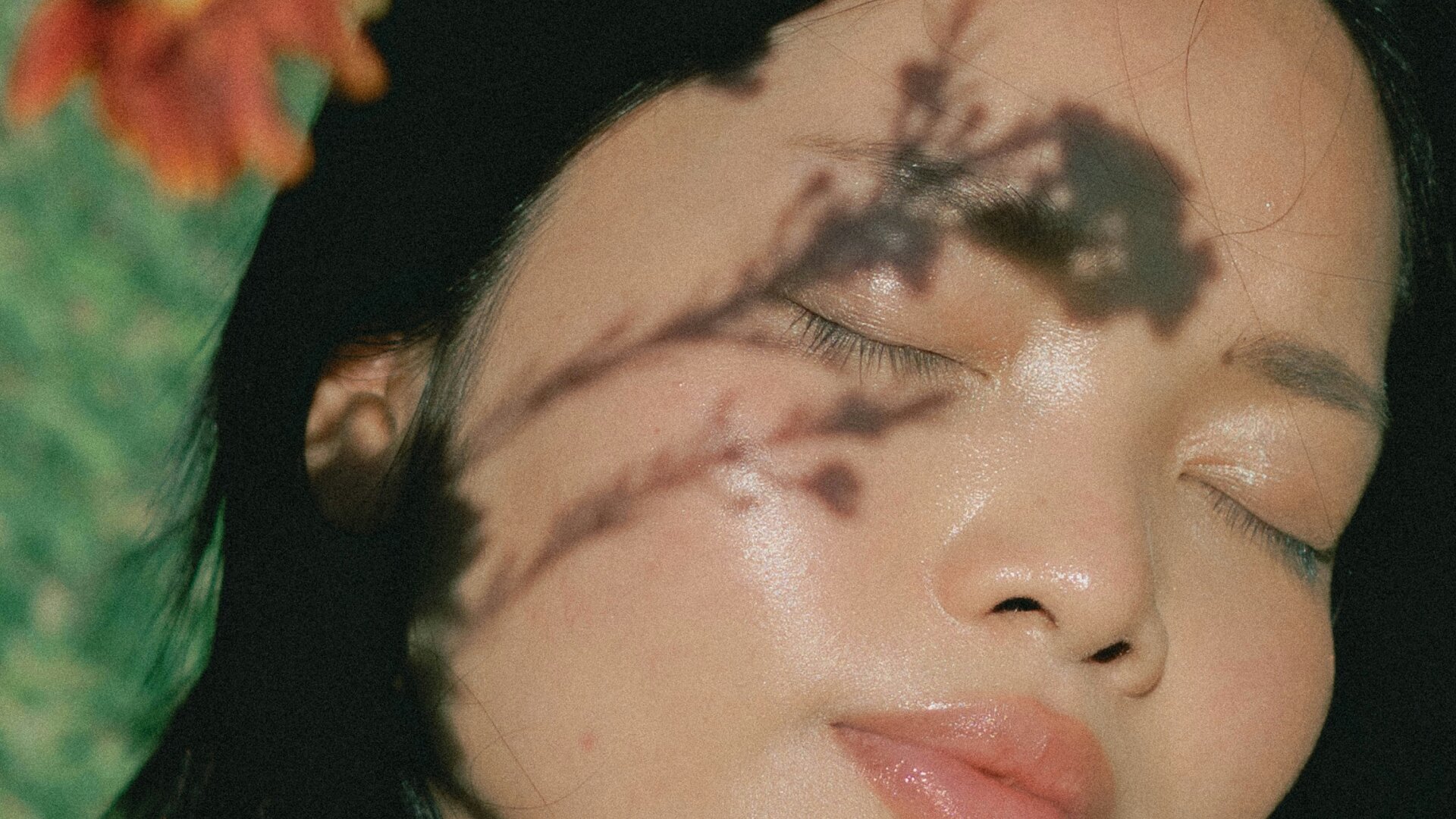 Radiant Skin Complex – A Journey in Botanical Beauty