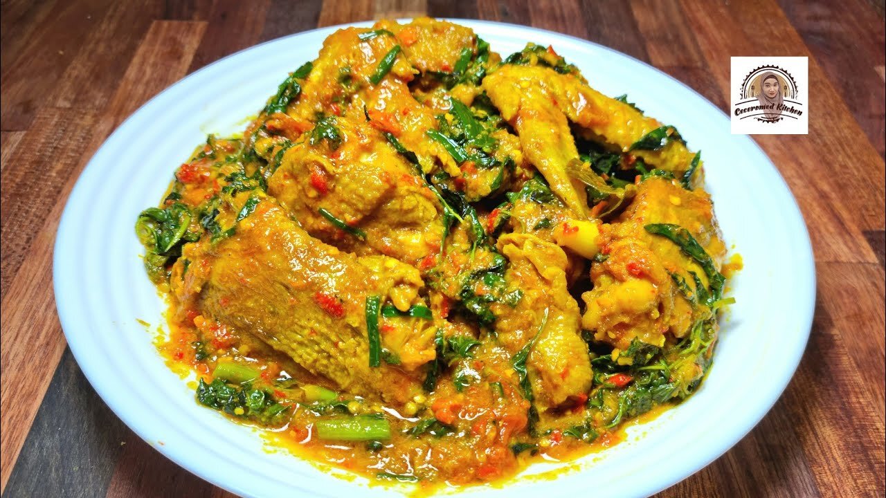 Ayam rica-rica Manado merah pedas dengan kemangi