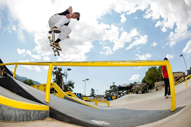 <!--daww17finals-->

Midler still trying to focus that board with a Kickflip Board.