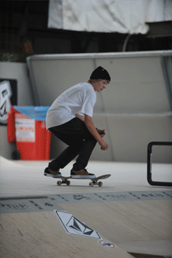 Alec Majerus - frontside feeble across and down