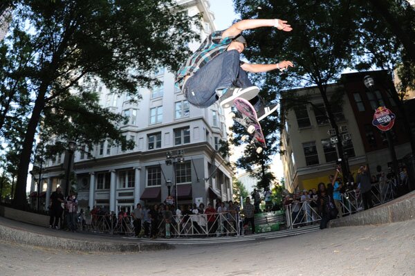 Red Bull Mind the Gap: Frontside flip