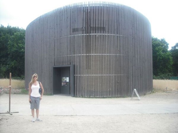 This church was built as a memorial: Berlin