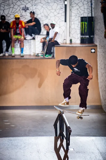 Kickflip lip from Chris Pierre Jacques!

<!--tampapro22finals-->