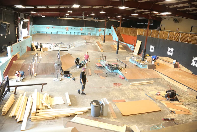 <!--coursephotos16-part2-->
Coming together.