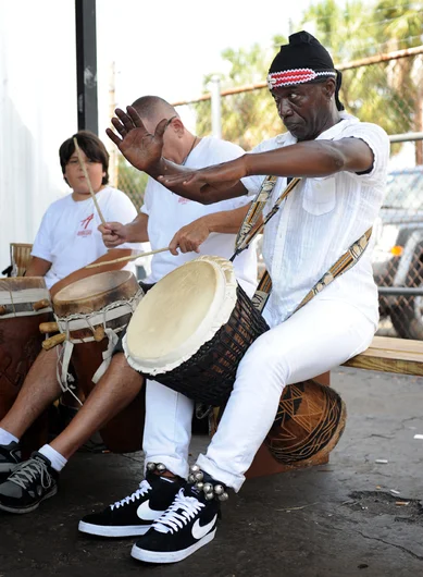 <!--springroll14-->

Let's pause for a musical update: Zion Wright's dad, Mustafa, plays the drums very well. Ok, let's get back to the finals of the sponsored division.






