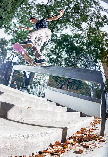 <!--danyc18practice-->

Tech Gnar??  Mike Piwowar takes the SSBSTS to the inhouse rail.
