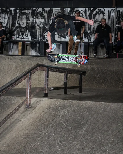 <!--btsb19-->

Atom Blanford : Back 180 Heelfip over the Rail
