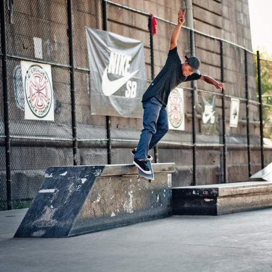 <!--nyc14day3-->

Kevin Bradley also picked up a Golden Ticket yesterday.  Here he is dipping a smooth back smith.