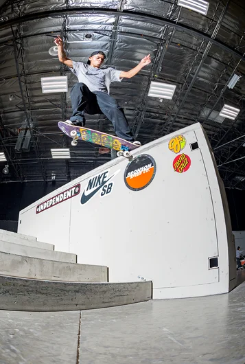 <!--dala18practice-->

Bridging the gap between Brazil and the US of A, Lucas Rabelo Nollie 180 Switch Crooks off the deep end.