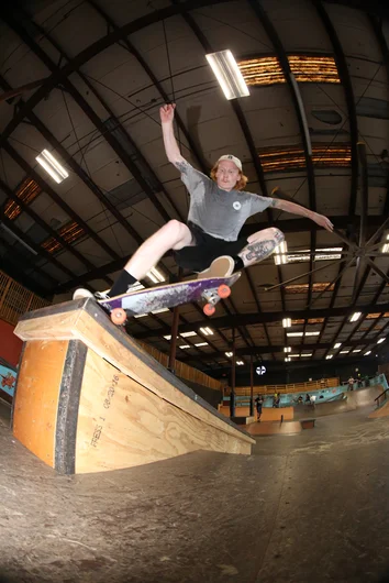 <!--coursephotos16-part2-->

Chris Reitz going against the grain on this new hubba.