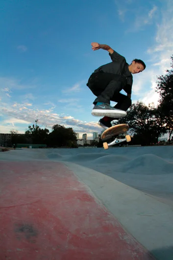 <!--exp115-->

Jereme Knibbs - Kickflip BS Pivot. Basically putting an end to a great weekend before the sun set and everyone had to leave. 