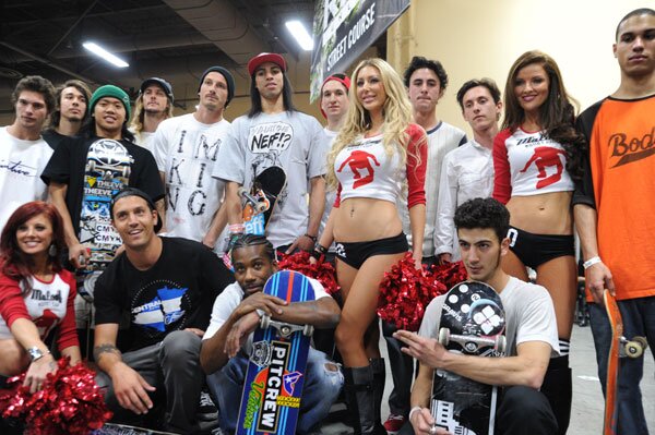 Maloof High Ollie: Standard group photo.