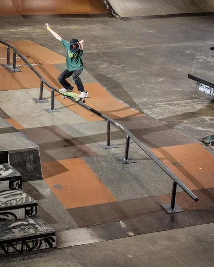 <!--hj19photos-->

Atom Blanford : Early Release Front 50 into the Bank